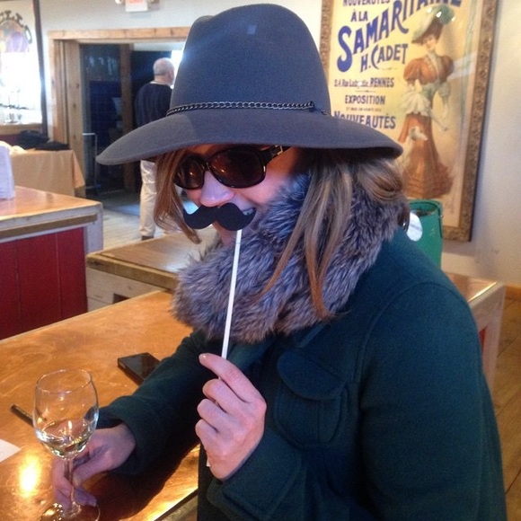 Meet your Posher, Meg - Picture 1 of 1